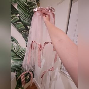 Madison Chamberlain Bow Veil Pink